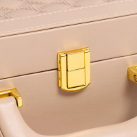 Шкатулка кожзам для украшений чемодан "Крупная клетка" бежевая 9х25х17 см Шкатулка кожзам для украшений чемодан "Крупная клетка" бежевая 9х25х17 см