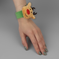 Игольница на браслете «Олень», 23 × 7 см, цвет зелёный/коричневый Игольница на браслете «Олень», 23 × 7 см, цвет зелёный/коричневый