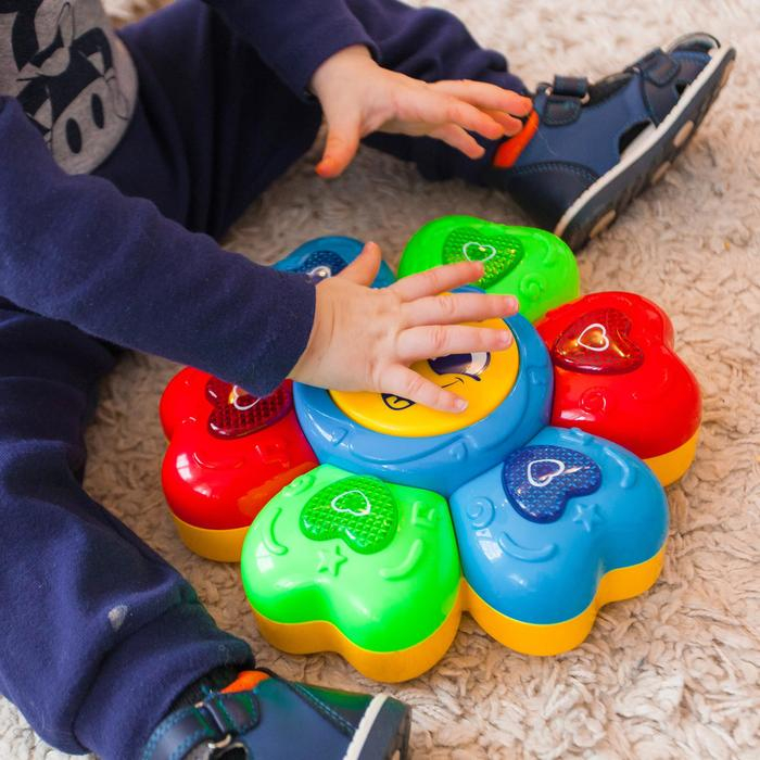 Развивающая игрушка &laquo;Мой цветочек&raquo;: русская озвучка, рассказывает стихи, поёт песенки, световые эффекты