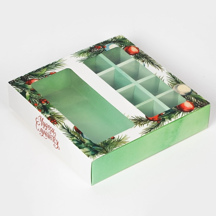 Новый год. Коробка под 8 конфет и шоколад, с окном Новый год. Коробка под 8 конфет и шоколад, с окном "Чудеса случаются", 17,7 х 17,8 х 3,8 см, кондитерская упаковка