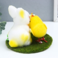 Сувенир пасхальный "Кролик и два цыплёнка на травке с цветком" 12х12х10,5 см Сувенир пасхальный "Кролик и два цыплёнка на травке с цветком" 12х12х10,5 см