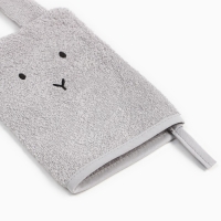 Набор Крошка Я (полотенце-уголок, рукавица, нагрудник), серый, 100% хл, 360 гр/м2 Набор Крошка Я (полотенце-уголок, рукавица, нагрудник), серый, 100% хл, 360 гр/м2