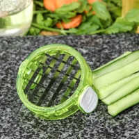 Овощерезка Доляна, 2 сменные насадки, съёмный пушер, 10,6&times;10,6&times;16,6 см, цвет зелёный, белый