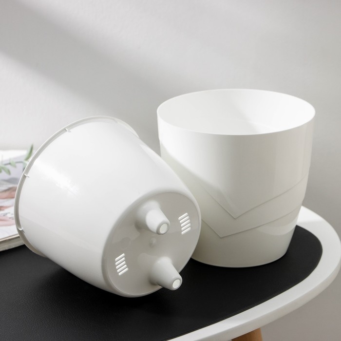 Кашпо для цветов со вставкой «Грация», 2 л, цвет белый Кашпо для цветов со вставкой «Грация», 2 л, цвет белый