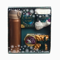 Подарочный набор «Веселья в новом году»: чай со вкусом тропические фрукты 50 г., крем-мед с черникой 120 г., носки р-р: 36–39, термос 500 мл. Подарочный набор «Веселья в новом году»: чай со вкусом тропические фрукты 50 г., крем-мед с черникой 120 г., носки р-р: 36–39, термос 500 мл.