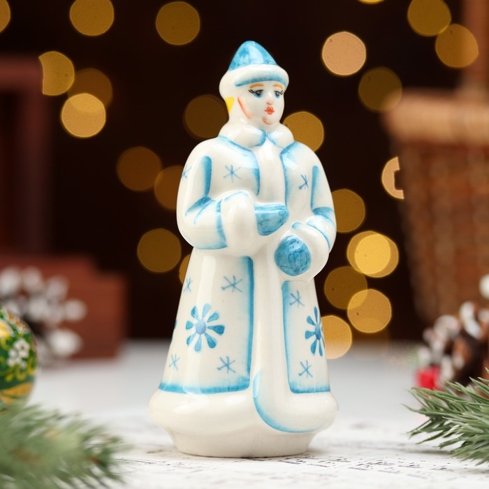 Сувенир Сувенир "Снегурочка Вьюга", красная шуба, 12 см, фарфор
