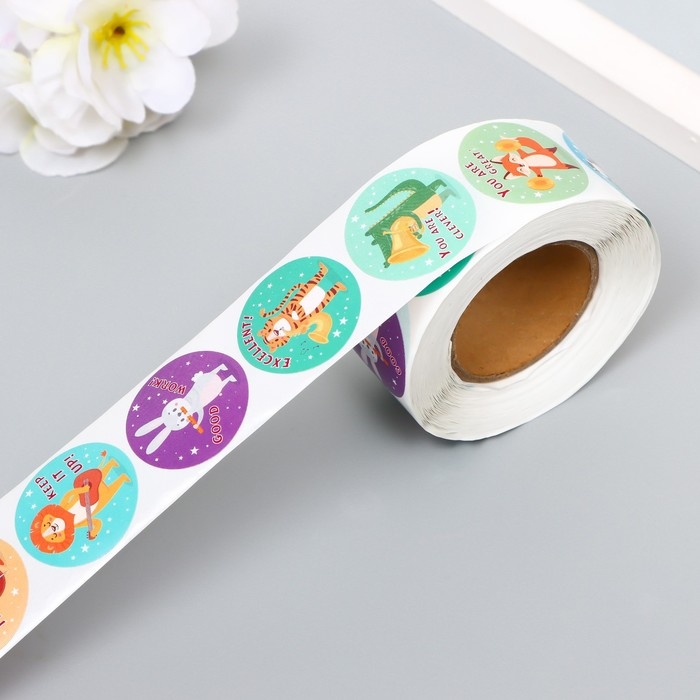 Наклейка бумага Наклейка бумага "Зверята-музыканты" d=2,5 см 500 шт в рулоне 3х6х6 см