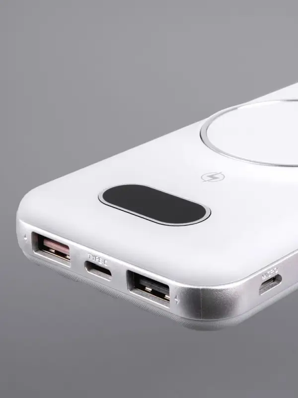 Внешний аккумулятор Omni Pro 10000 мАч, белый Внешний аккумулятор Omni Pro 10000 мАч, белый