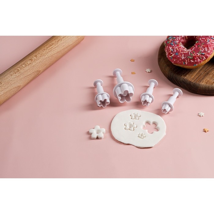 Набор плунжеров кондитерских Доляна «Ромашка», 4 шт, d=3,3/2,4/2,1/2 см Набор плунжеров кондитерских Доляна «Ромашка», 4 шт, d=3,3/2,4/2,1/2 см