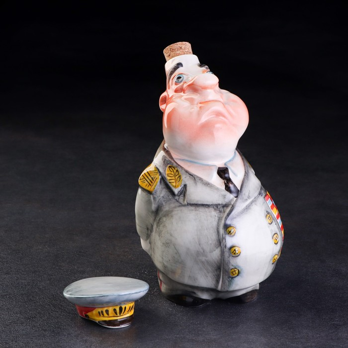 Набор фарфоровый: штоф &laquo;Генерал&raquo;, 0.5 л + 3 рюмки, гильза