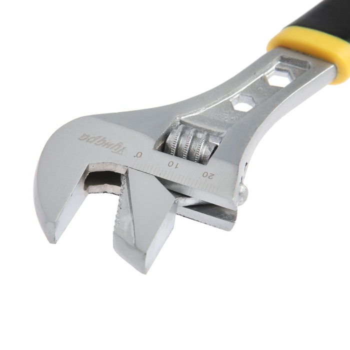 Ключ разводной ТУНДРА, 2 варианта зажима, гайки 4-6-12 мм, 2К рукоятка, 200 мм Ключ разводной ТУНДРА, 2 варианта зажима, гайки 4-6-12 мм, 2К рукоятка, 200 мм