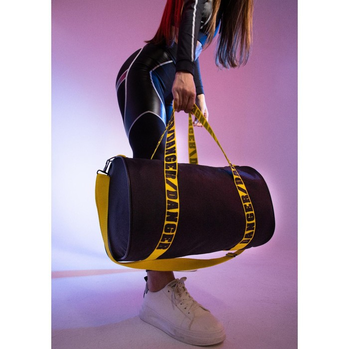 Сумка спортивная Danger на молнии, цвет чёрный Сумка спортивная Danger на молнии, цвет чёрный