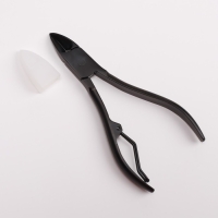 Кусачки педикюрные, с колпачком, изогнутое лезвие, 10,5 см, длина лезвия - 15 мм, цвет чёрный Кусачки педикюрные, с колпачком, изогнутое лезвие, 10,5 см, длина лезвия - 15 мм, цвет чёрный