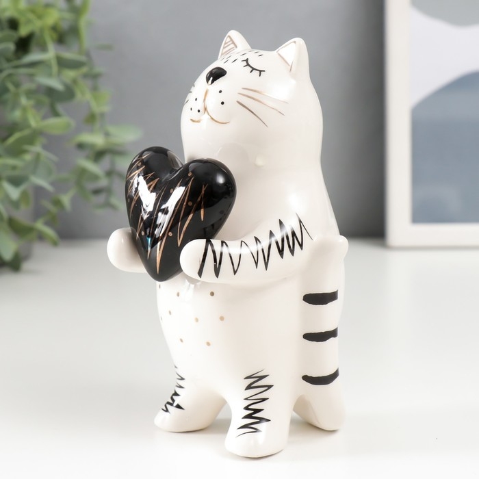 Сувенир керамика "Котик с сердечком" бело-чёрный с золотом 15х8,2х7,8 см   6436041