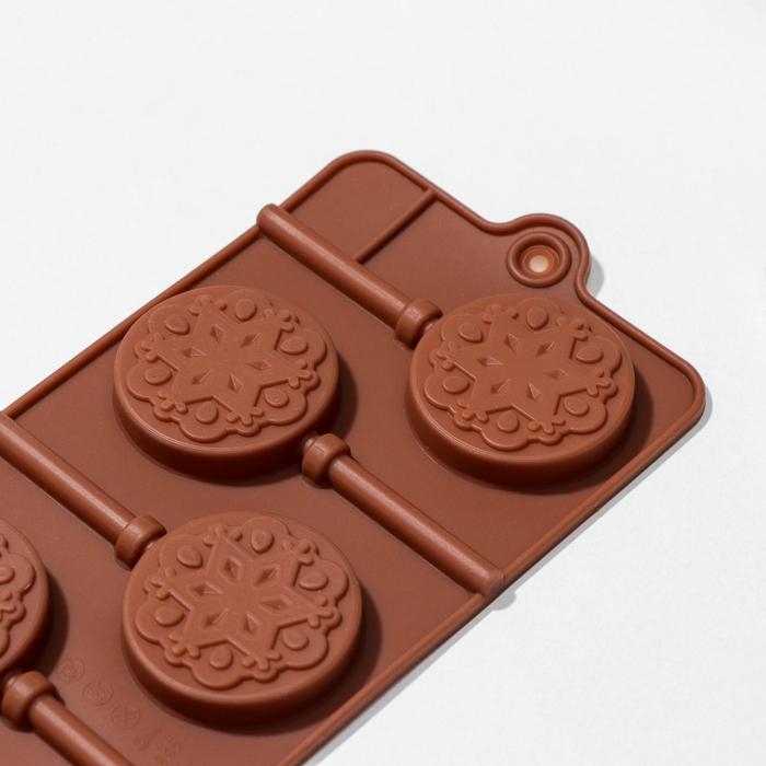 Форма для леденцов новогодняя Доляна &laquo;Морозко&raquo;, силикон, 24&times;9,5&times;1,5 см, 6 ячеек (4&times;4 см), с палочками, цвет МИКС