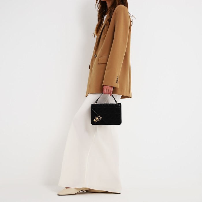 Сумка женская на клапане, отдел на молнии, 22х14 х 7 см, цвет чёрный