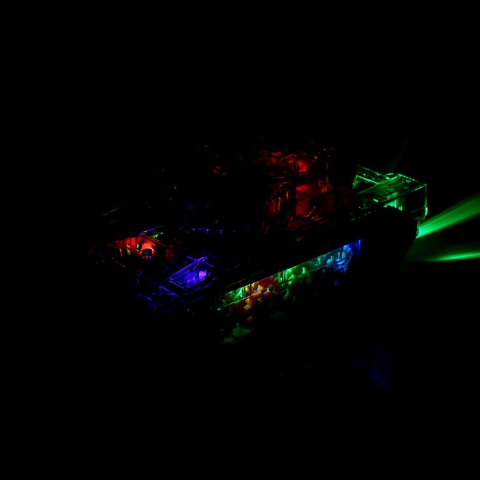 Танк «Шестерёнки», свет и звук, работает от батареек, цвет зелёный Танк «Шестерёнки», свет и звук, работает от батареек, цвет зелёный