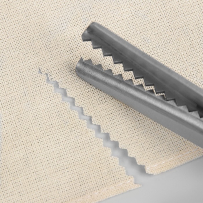 Ножницы «Зигзаг», 8 Ножницы «Зигзаг», 8", 23 см, шаг - 3,5 мм, цвет красный/чёрный