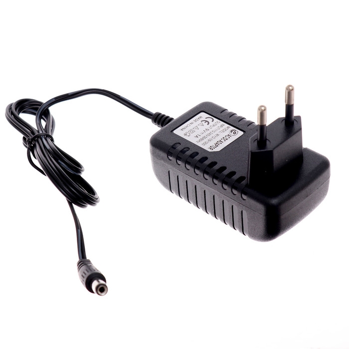 Автотрек &laquo;Турбо кросс&raquo;, с 4 машинами работает от сети, длина трека 8,38 м.