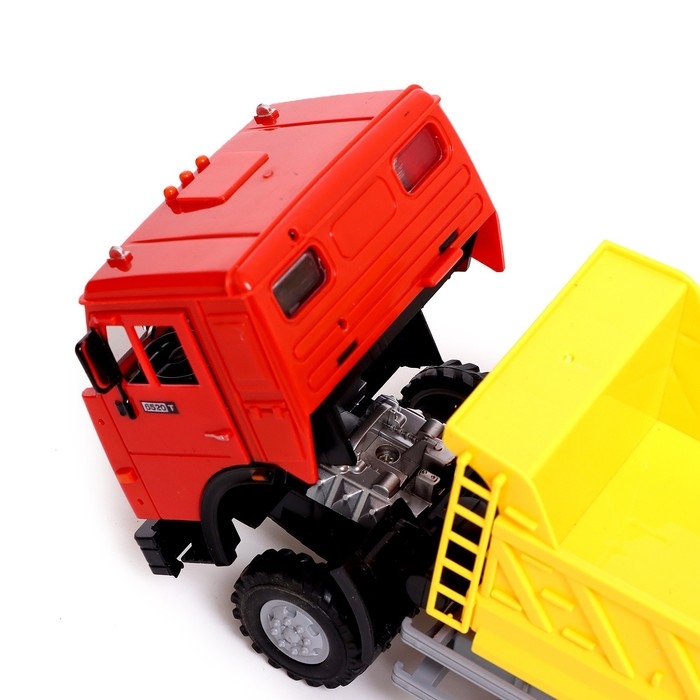 Грузовик &laquo;КАМАЗ. Самосвал&raquo;, свет и звук