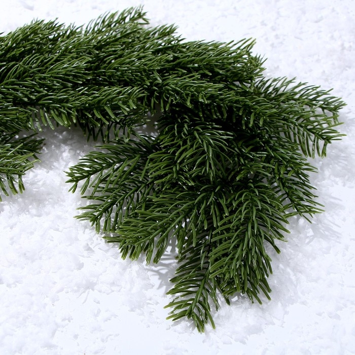 Декор &laquo;Ветвь душистой ели&raquo;