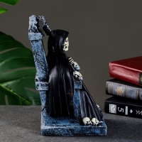 Фигура "Смерть с косой" 22х13х12см Фигура "Смерть с косой" 22х13х12см