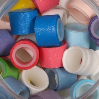 Клейкая лента пластик в банке "Микс" н-р 40 шт 1,2 см, дл. 0,9 м 7х7х9 см Клейкая лента пластик в банке "Микс" н-р 40 шт 1,2 см, дл. 0,9 м 7х7х9 см