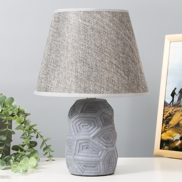 Настольная лампа "Бриана" Е14 40Вт серый 22,5х22,5х35 см RISALUX
