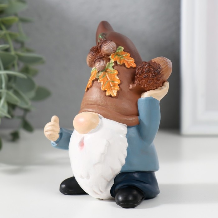 Сувенир полистоун "Гномик с жёлудем" 7,5х5х10 см