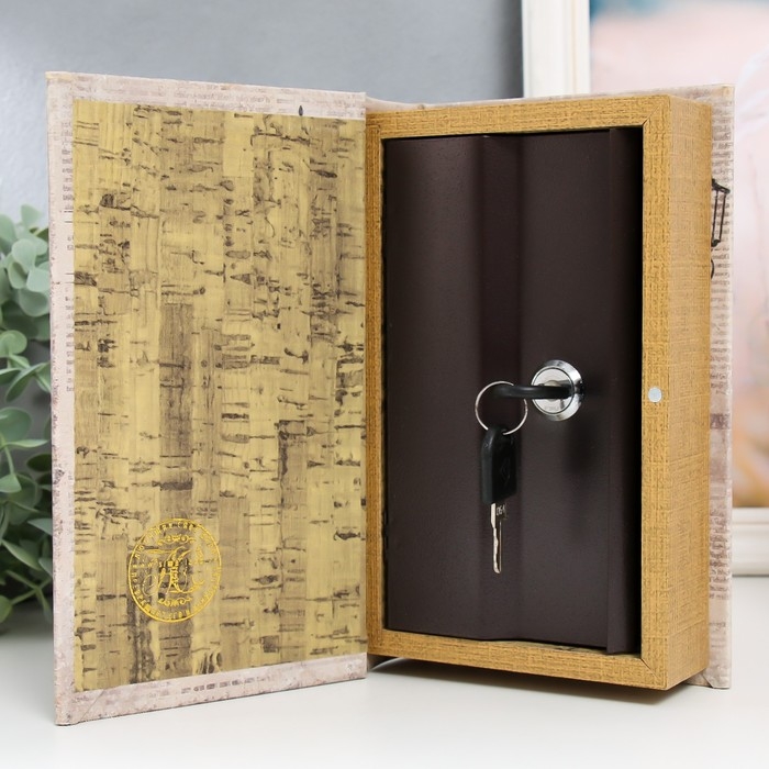 Сейф-книга дерево кожзам Сейф-книга дерево кожзам "Фонарный столб" 21х13х5 см