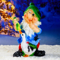 Садовая фигура "Гном с уткой" 18х24х49см Садовая фигура "Гном с уткой" 18х24х49см