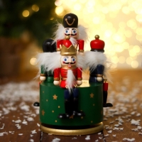 Новогодний сувенир &laquo;Карусель щелкунчики&raquo; 11 &times; 11 &times; 19 см, МИКС