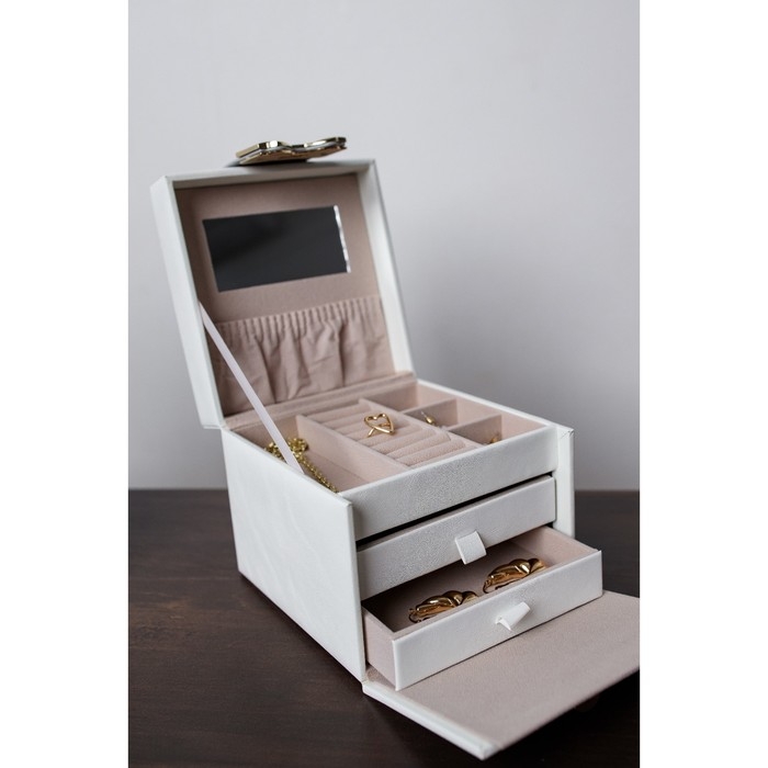 Шкатулка кожзам для украшений Шкатулка кожзам для украшений "Золотой бантик" серо-белая 15х15х12,7 см