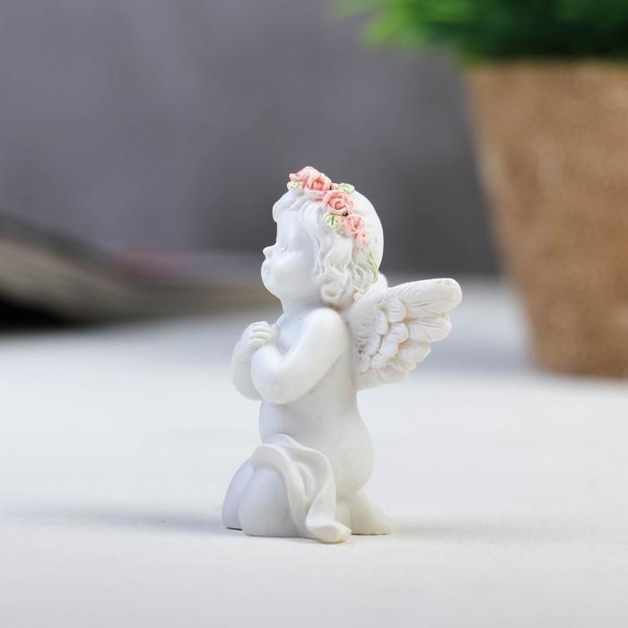 Сувенир полистоун Сувенир полистоун "Ангел в венке из роз в молитве" МИКС 6х4х2,6 см