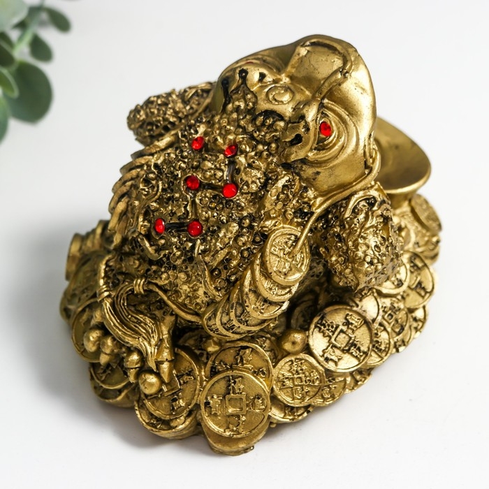 Нэцке полистоун под бронзу Нэцке полистоун под бронзу "Денежная жаба на монетах и золотых слитках" 7,5х9х11 см