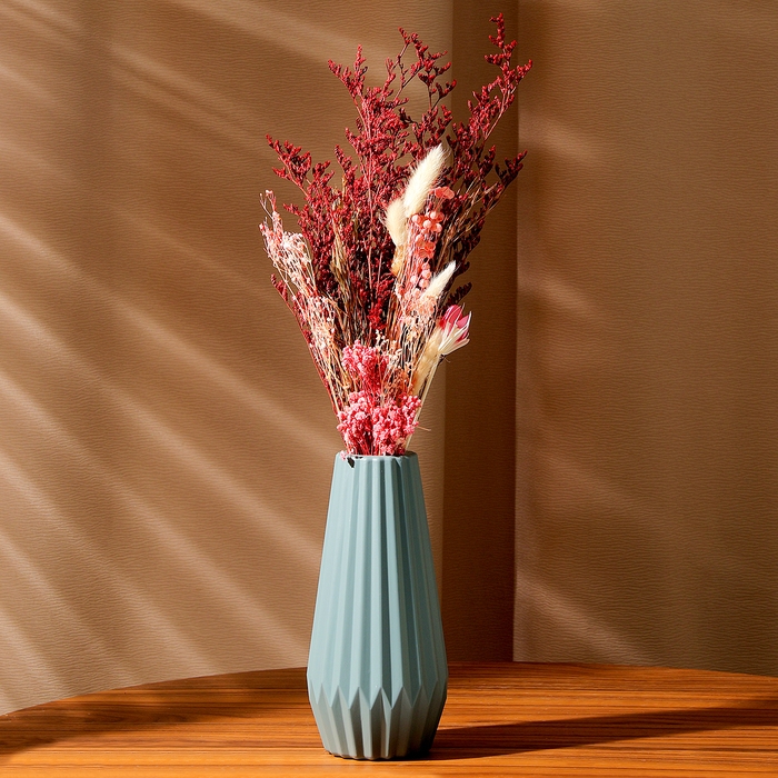 Букет из сухоцветов &laquo;Притяжение&raquo;, 52 &times; 12 &times; 8 см