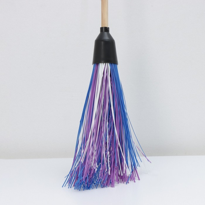 Метла полипропиленовая, с черенком &laquo;Дорогая&raquo;, 5 колец, цвет МИКС