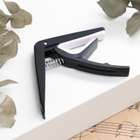 Каподастр Music Life, черный, пластиковый Каподастр Music Life, черный, пластиковый