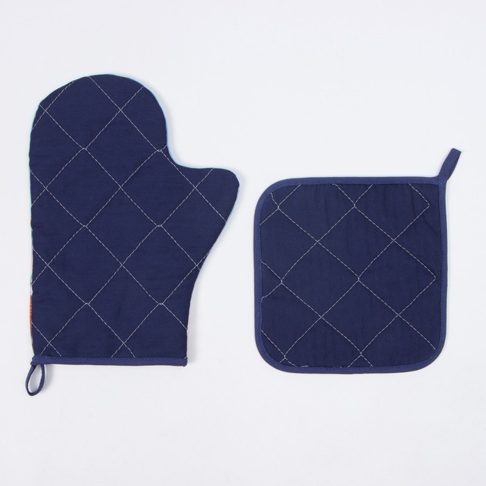 Новый год. Набор кухонный Этель "Сказочный гость": прихватка 19х19 см, варежка-прихватка 20х28 см, 100% хл