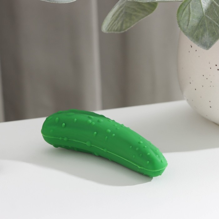 Пробка для бутылки Доляна &laquo;Огурчик&raquo;, 8,5&times;2,5&times;2,5см, цвет зелёный