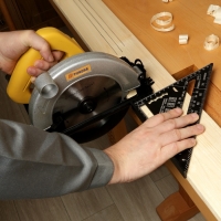 Универсальный кровельный угольник ТУНДРА, алюминий, с внутренней шкалой, 175 мм Универсальный кровельный угольник ТУНДРА, алюминий, с внутренней шкалой, 175 мм