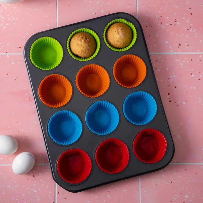Форма для выпечки Доляна &laquo;Силикон плюс&raquo;, 35&times;26,5&times;2,5 см, 12 ячеек, силиконовые вкладки, антипригарное покрытие, цвет формочек МИКС