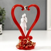 Сувенир полистоун "Молодожёны в сердце" 19х12х9,5 см Сувенир полистоун "Молодожёны в сердце" 19х12х9,5 см