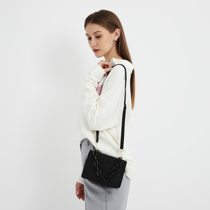 Сумка женская мессенджер из искусственной кожи с цепью, 14&times;20 см, цвет чёрный