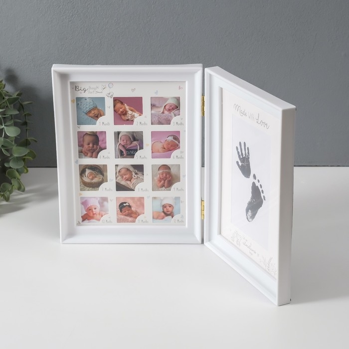 Фоторамка на 12 фото 4х4 см с штемп.подушкой Фоторамка на 12 фото 4х4 см с штемп.подушкой "Сделано с любовью" белая 2х36х23 см