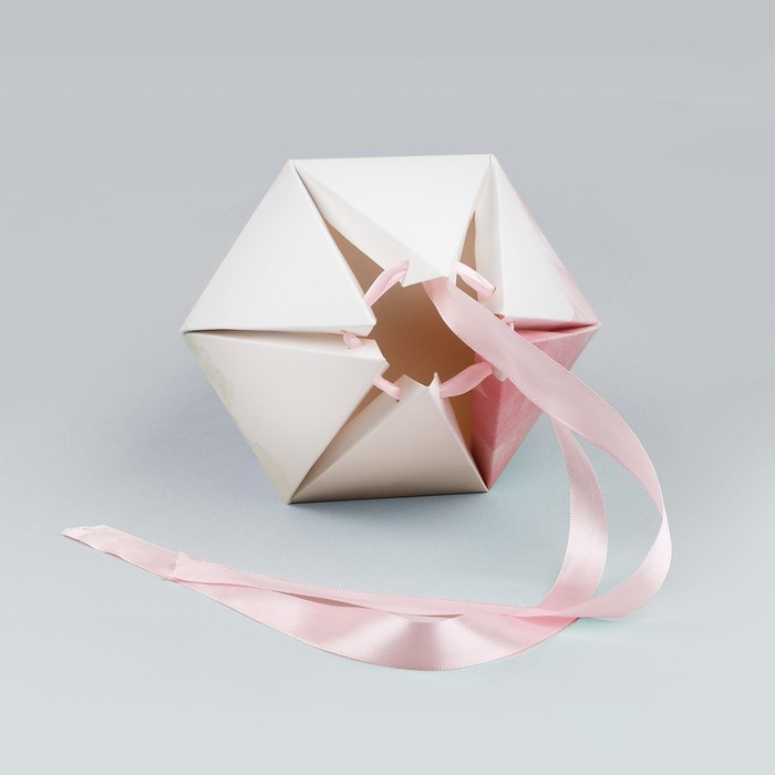 Переноска - шестиугольник для цветов «Для тебя!», белая 15 х 35 х 15 см Переноска - шестиугольник для цветов «Для тебя!», белая 15 х 35 х 15 см