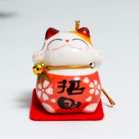 Сувенир керамика "Манэки-нэко в костюмчике с бубенчиком" 4,5х3,8х4,6 см набор 5 шт