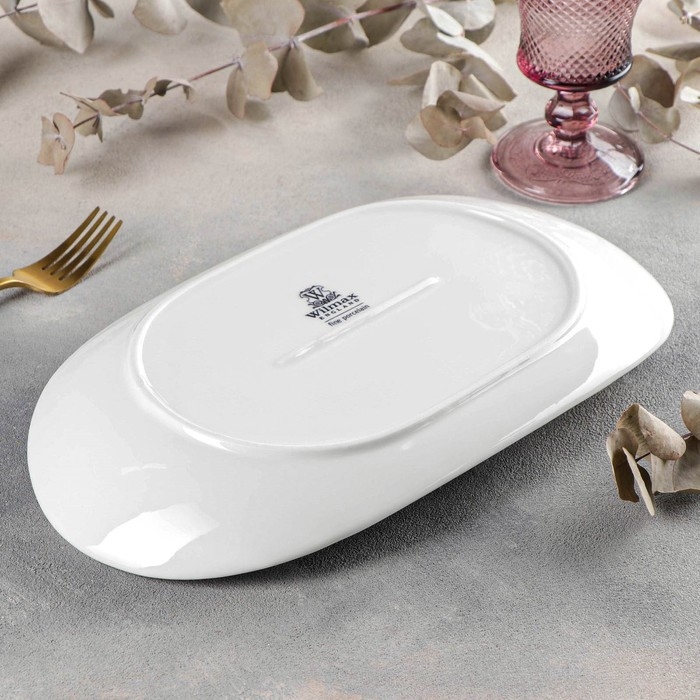 Блюдо фарфоровое овальное Wilmax, 33&times;18,5 см, цвет белый