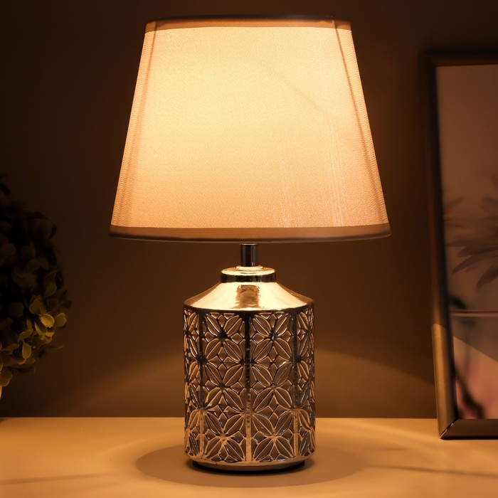 Настольная лампа "Дейзи" Е14 40Вт серебро 20х20х31 см