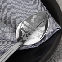 Ложка чайная с гравировкой «Настоящий мужик», на подарочной открытке, 3 х 14 см. Ложка чайная с гравировкой «Настоящий мужик», на подарочной открытке, 3 х 14 см.